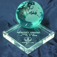 Globe 5cm AQ on stand - logo
